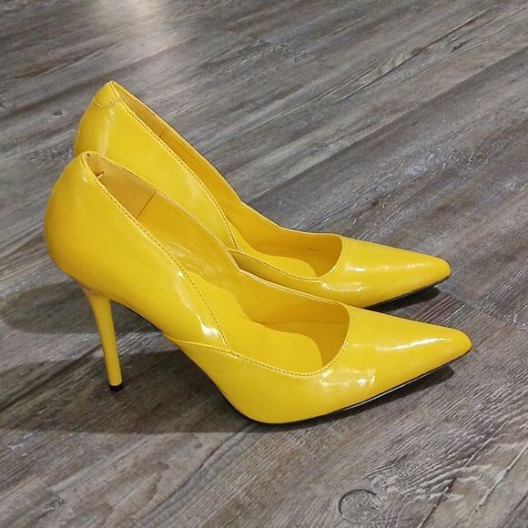 Pleaser Milan-01 patent yellow pointed toe 4.5" stiletto heels Sz 10 NWOT - Picture 5 of 11